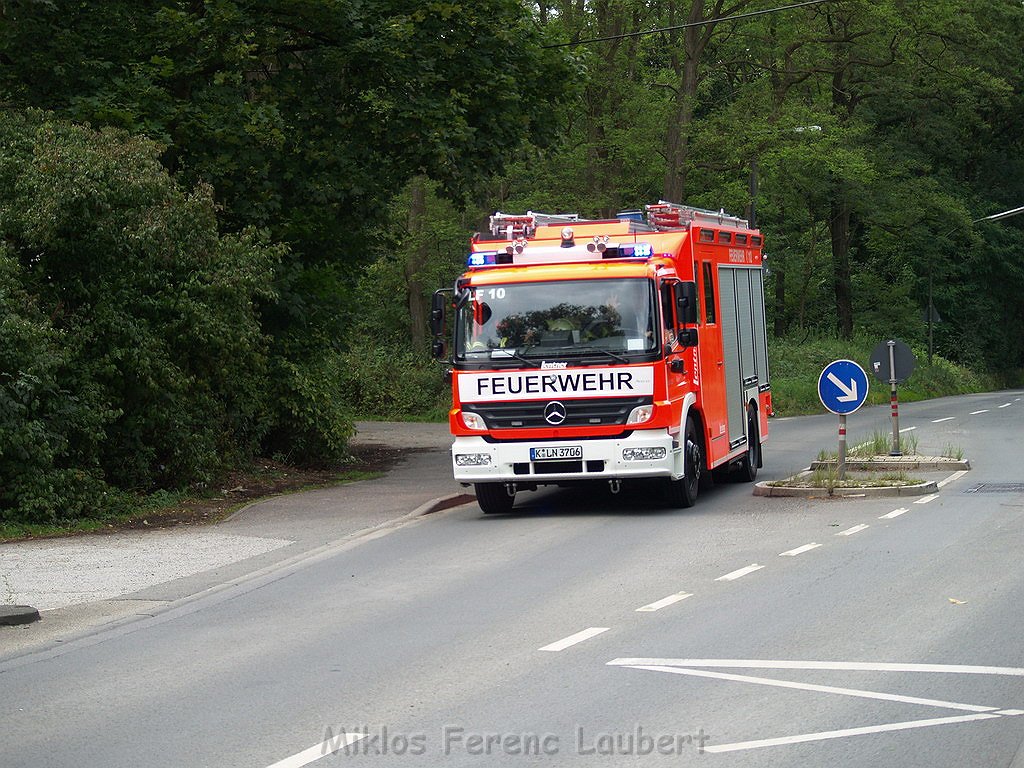 Schwerer VU TTW 8 Koeln Ostheim Alter Deutzer Postweg P176.JPG